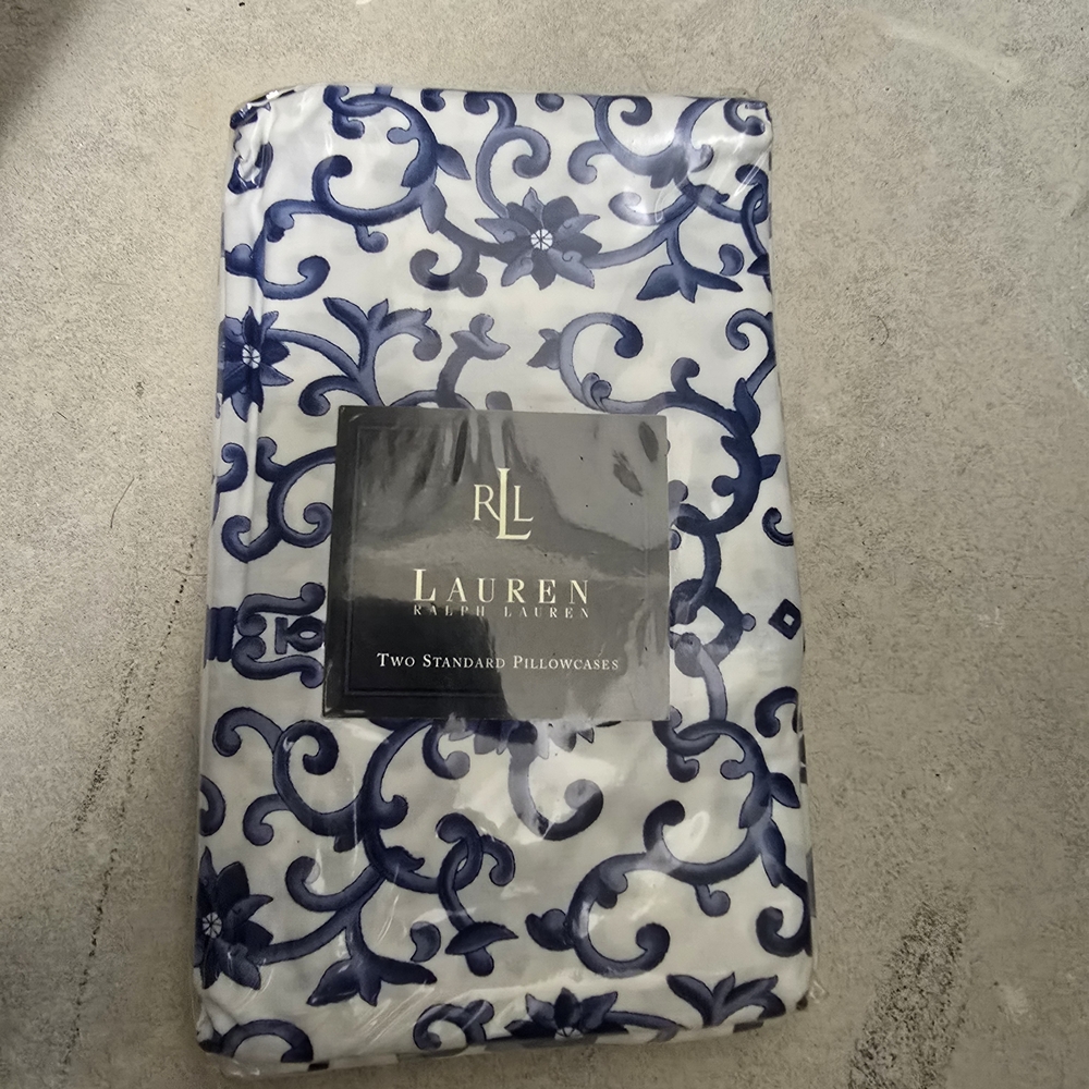 Lauren Ralph Lauren Blue and White Full Linen Set. Vintage Porcelain Rosetta.
